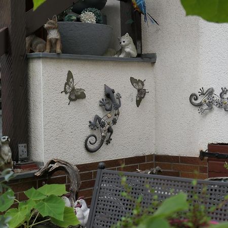 Ferienwohnungen Im Moseltal Loef Exterior photo