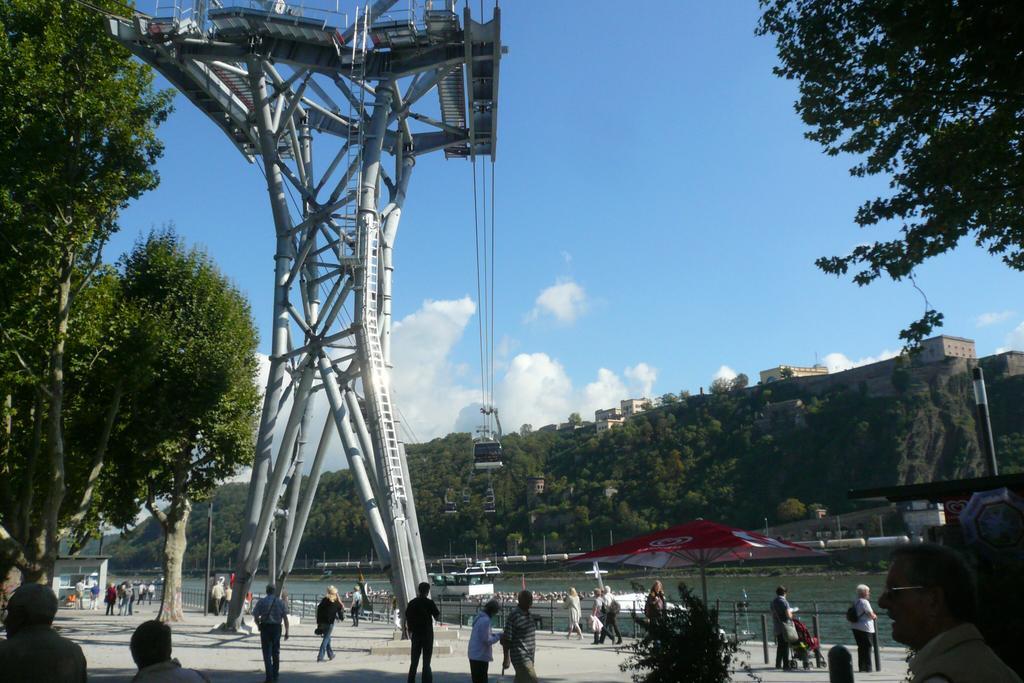 Ferienwohnungen Im Moseltal Loef Exterior photo