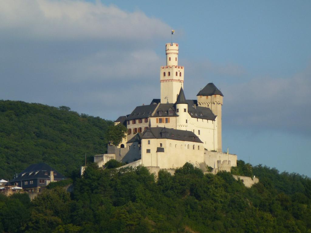 Ferienwohnungen Im Moseltal Loef Exterior photo